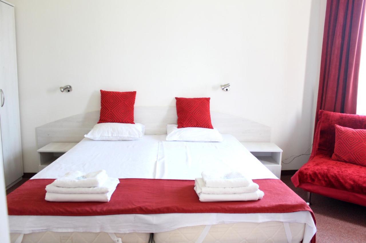 Complex Pika Hotel Golden Sands Bagian luar foto