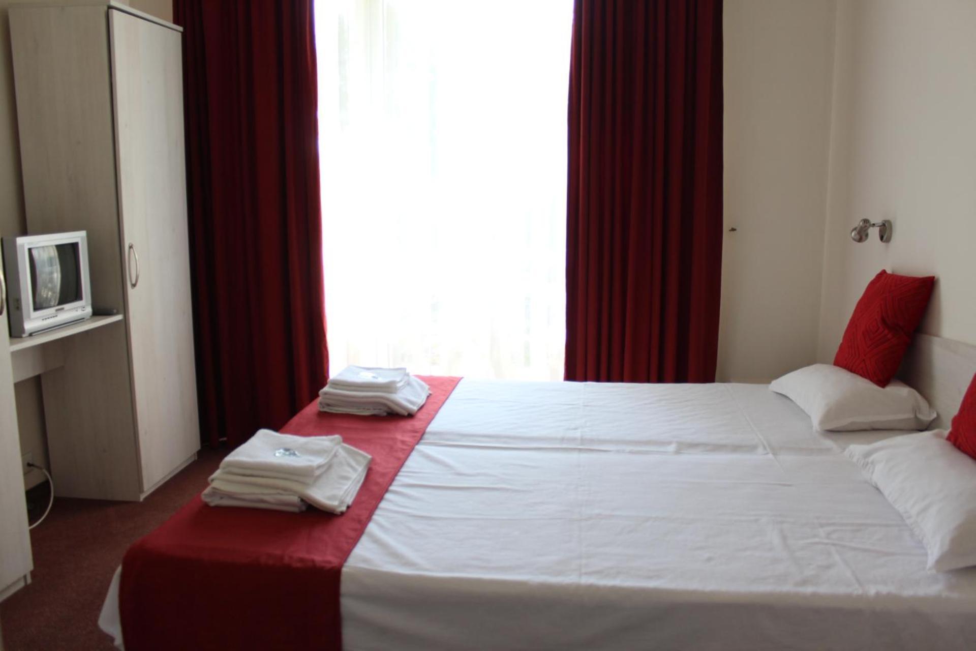 Complex Pika Hotel Golden Sands Ruang foto