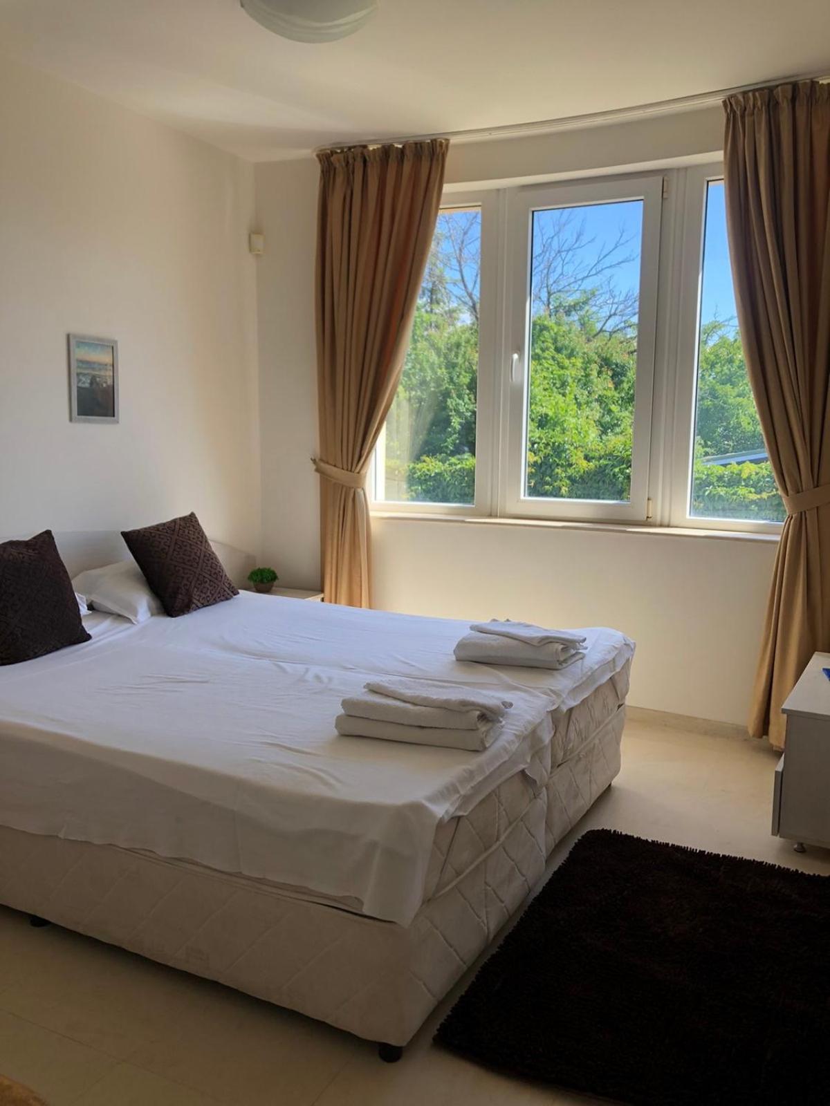 Complex Pika Hotel Golden Sands Bagian luar foto