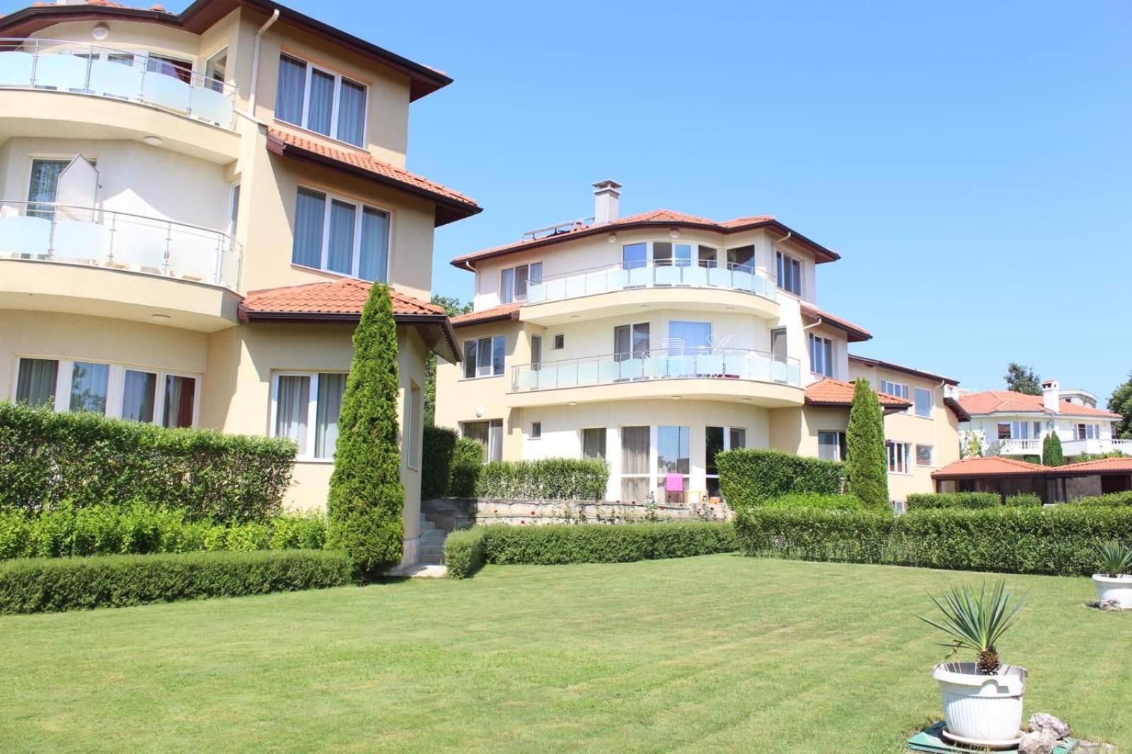 Complex Pika Hotel Golden Sands Bagian luar foto