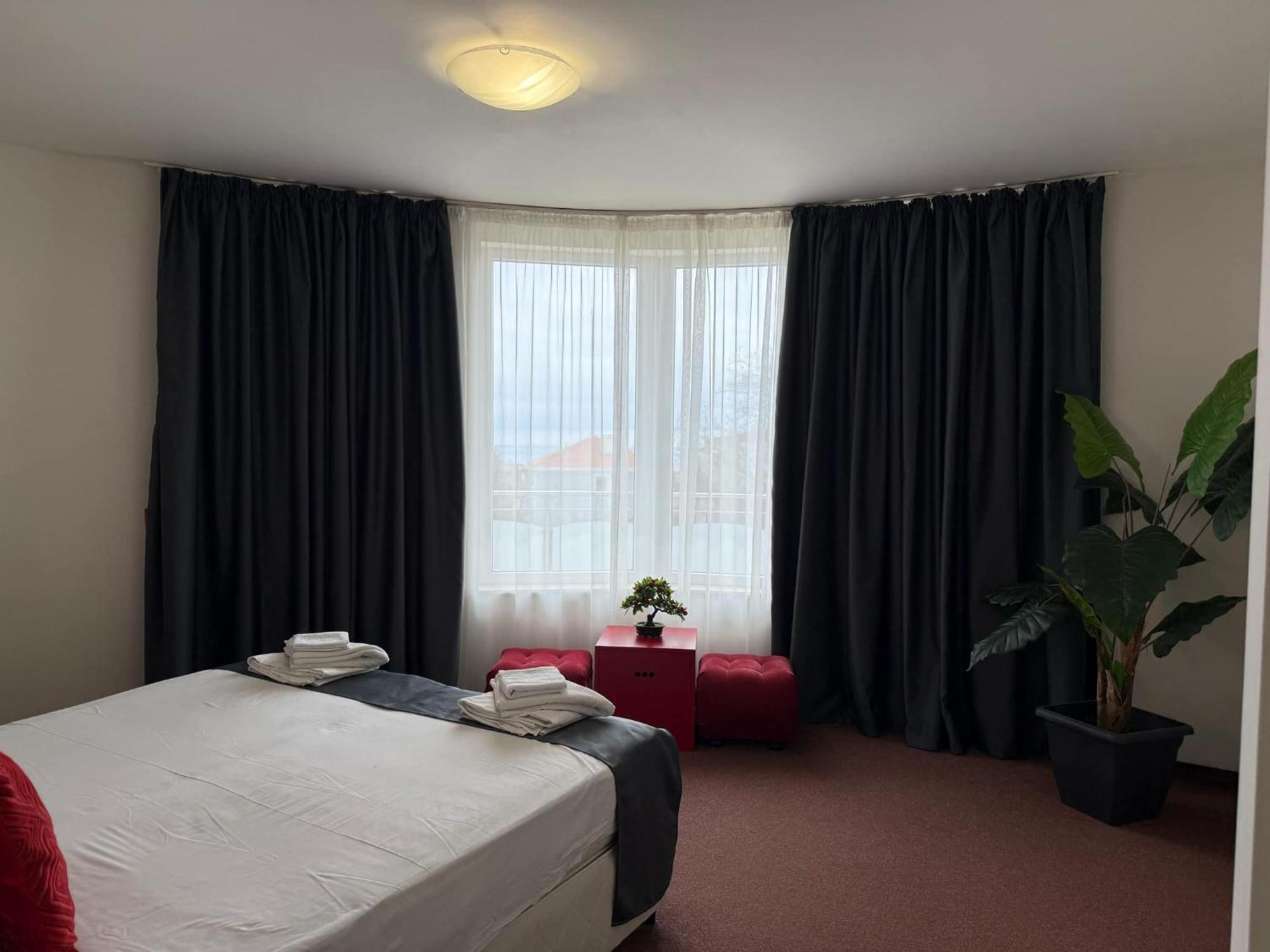 Complex Pika Hotel Golden Sands Bagian luar foto